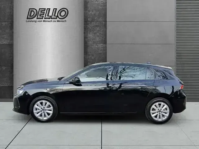 Gebraucht Opel Astra Enjoy 110 PS (80 kW) 2023 Diamant schwarz/karbon schwarz Kleinwagen