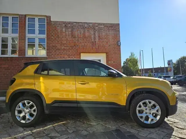 Gebraucht Jeep Avenger Altitude 101 PS (74 kW) 2024 Gelb SUV