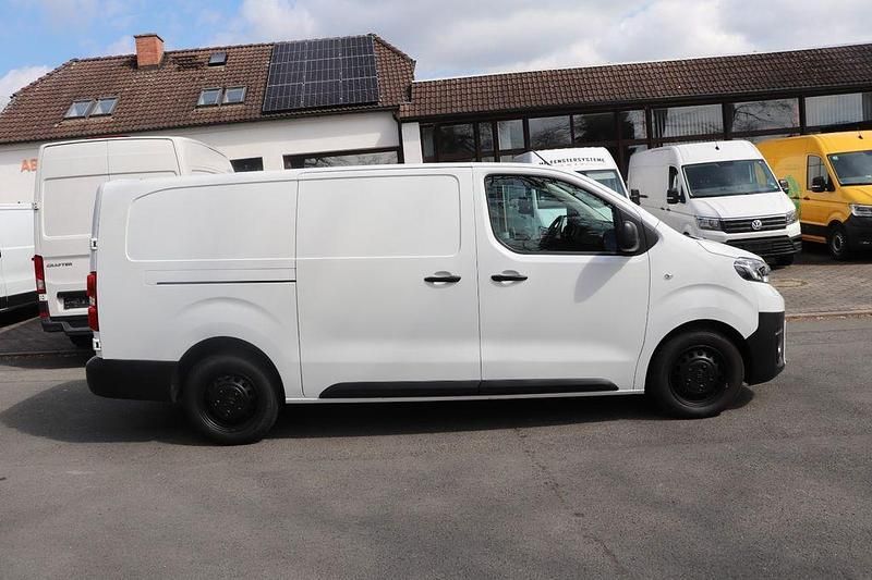 Weiß Gebraucht 2021 Toyota Proace Van | 15.464 € (Guter Preis) - Bild 1/4