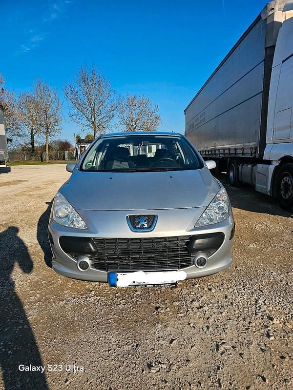 Gebraucht Peugeot 307 88 PS (64 kW) 2006 Silber Limousine