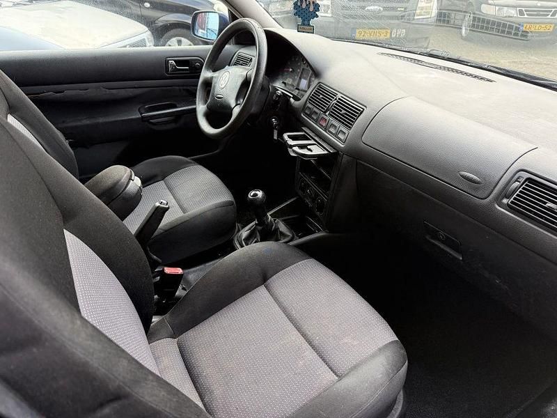 Gebraucht VW Golf IV 103 PS (75 kW) 2003 Blau