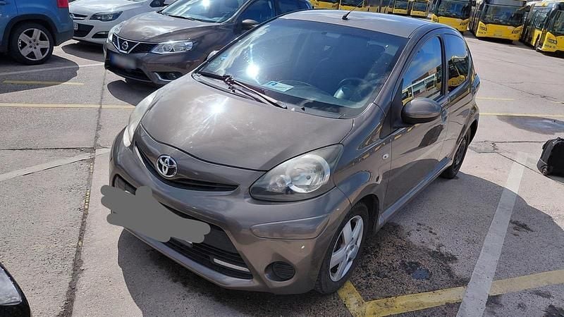 Gebraucht Toyota Aygo 68 PS (50 kW) 2012 Braun Kleinwagen