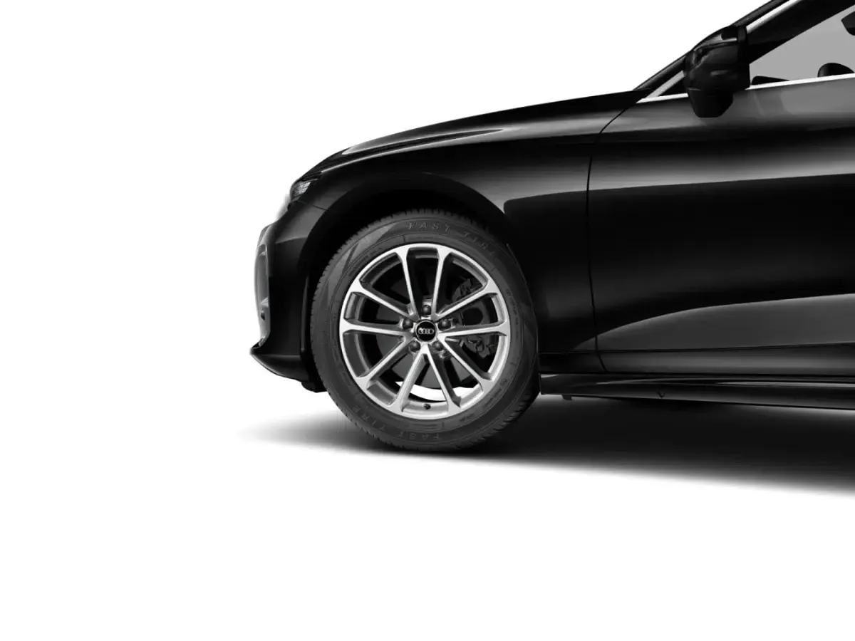 Gebraucht Audi A6 Advanced 204 PS (150 kW) 2025 Mythosschwarz metallic Kombi