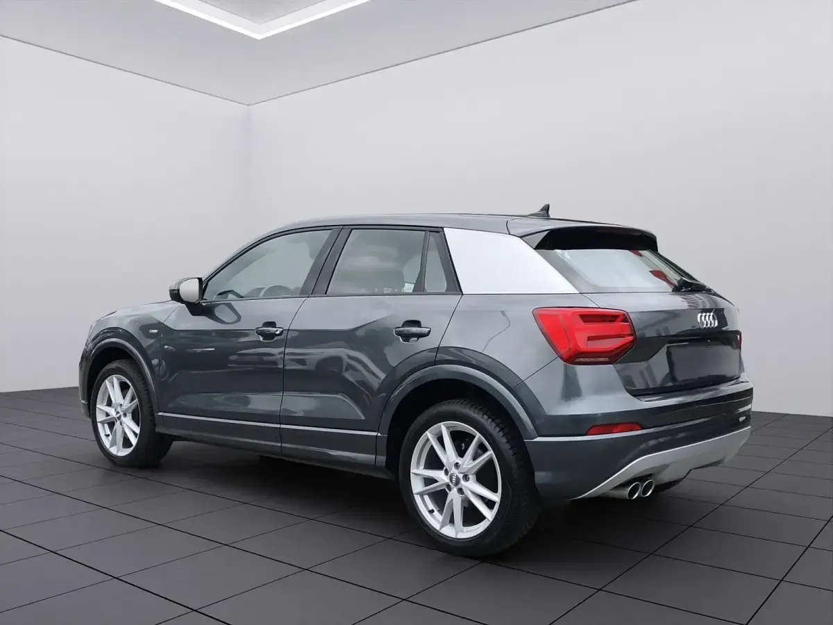 Gebraucht Audi Q2 S-Line 150 PS (110 kW) 2019 Grau metallic SUV