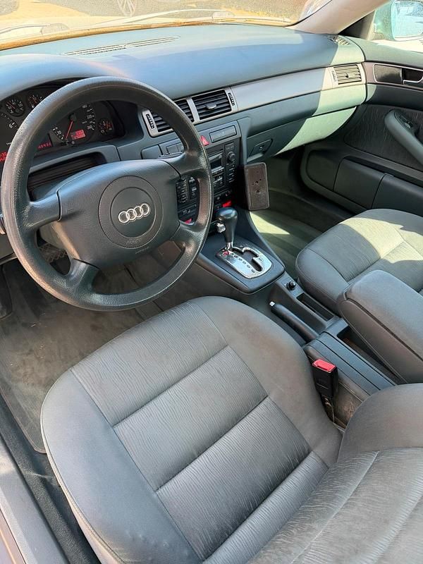 Second-hand Audi A6 165 CP (121 kW) 2000 Verde Berlinǎ