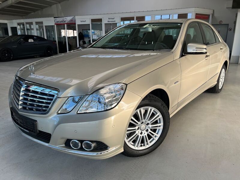 Beige Gebraucht 2009 Mercedes E250 Limousine | 16.885 € (Teuer) - Bild 1/4