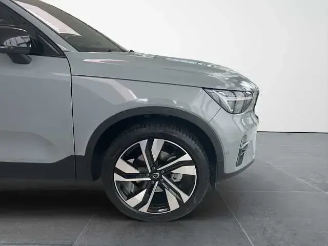 Gebraucht Volvo XC40 145 PS (106 kW) 2025 SUV