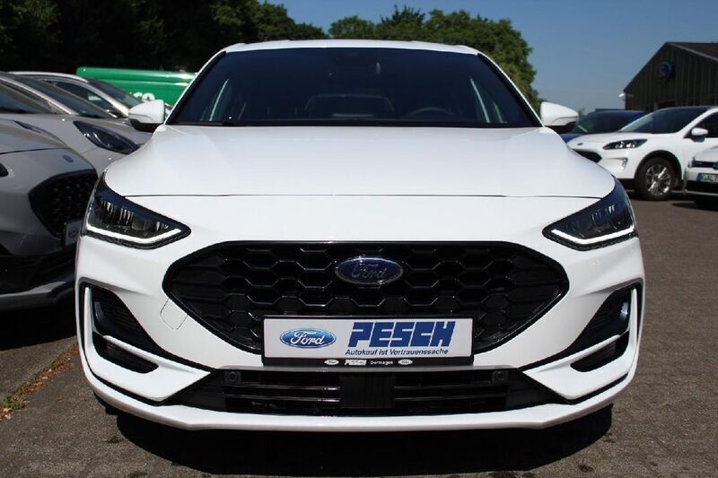 Gebraucht Ford Focus ST-Line 125 PS (91 kW) 2023 Weiß Limousine