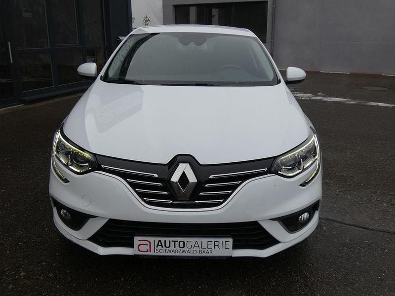 Gebraucht Renault Mégane IV Bose Edition 132 PS (97 kW) 2016 Weiß Limousine