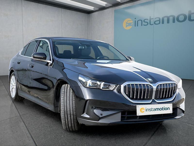 Gebraucht BMW 520 197 PS (144 kW) 2024 Schwarz Limousine