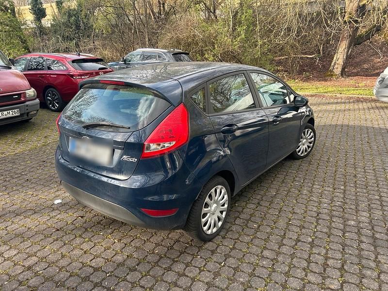 Gebraucht Ford Fiesta 92 PS (67 kW) 2009 Blau Kleinwagen