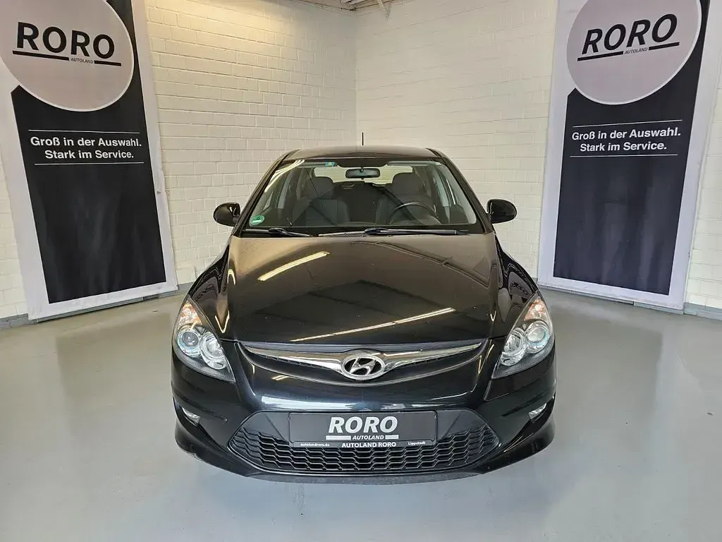 Gebraucht Hyundai i30 Classic 105 PS (77 kW) 2010 Schwarz Limousine