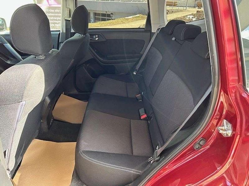 Gebraucht Subaru Forester Comfort 147 PS (108 kW) 2014 Venetian red SUV