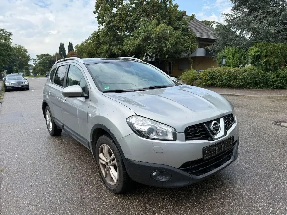 Gebraucht Nissan Qashqai +2 Acenta 131 PS (96 kW) 2012 Silber SUV