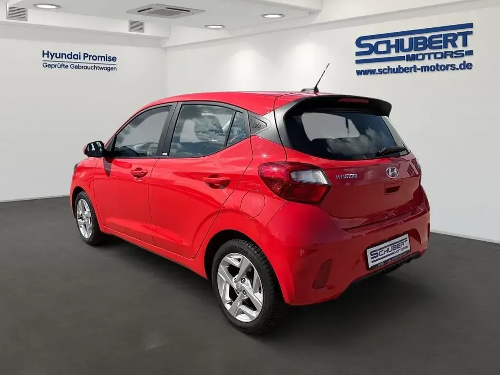 Gebraucht Hyundai i10 Trend 67 PS (49 kW) 2021 Rot Kleinwagen