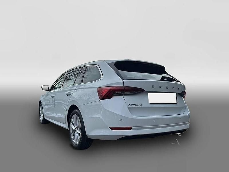 Usata Skoda Octavia 150 CV (110 kW) 2024 Bianco Station wagon