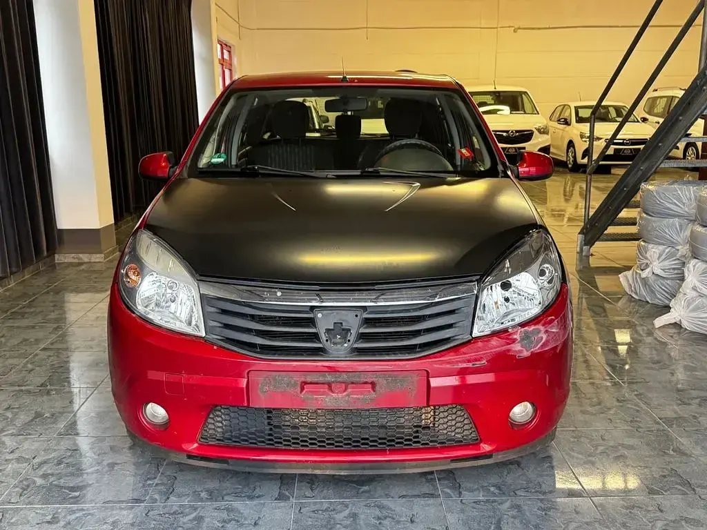 Gebraucht Dacia Sandero Lauréate 75 PS (55 kW) 2011 Rot Limousine