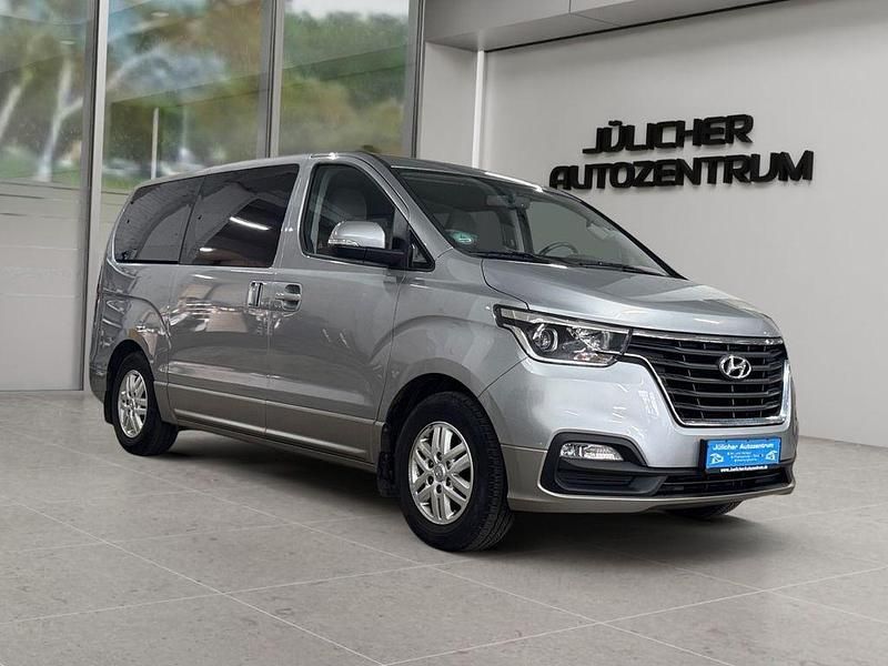 Grau Gebraucht 2020 Hyundai H-1 Trend Van | 24.990 € (Superpreis) - Bild 1/4