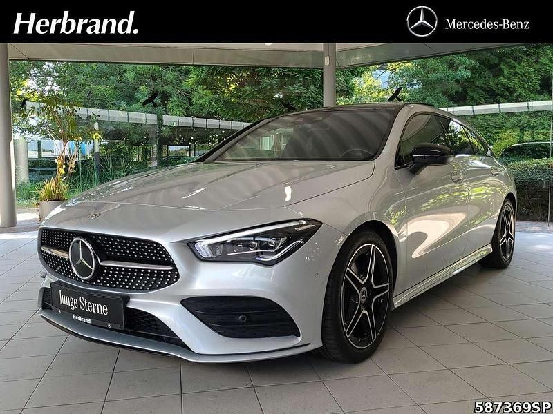 Iridiumsilber metallic Gebraucht 2023 Mercedes CLA200 AMG Kombi | 31.990 € (Fairer Preis) - Bild 1/4