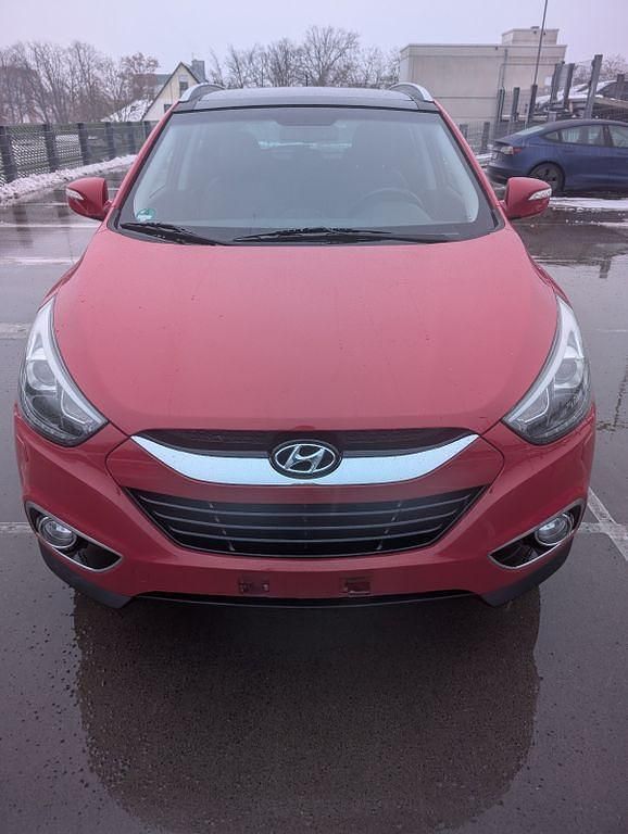 Gebraucht Hyundai ix35 Style 184 PS (135 kW) 2015 Rot SUV