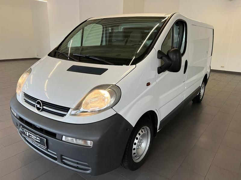 Gebraucht Opel Vivaro 101 PS (74 kW) 2006 Weiß Van / Kleinbus