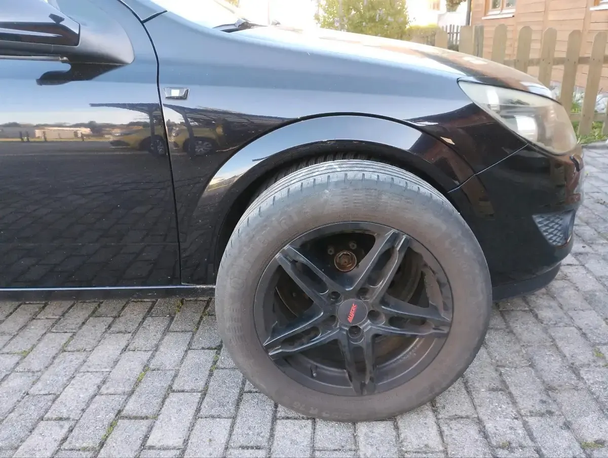 Second-hand Opel Astra 140 CP (102 kW) 2006 Negru Break