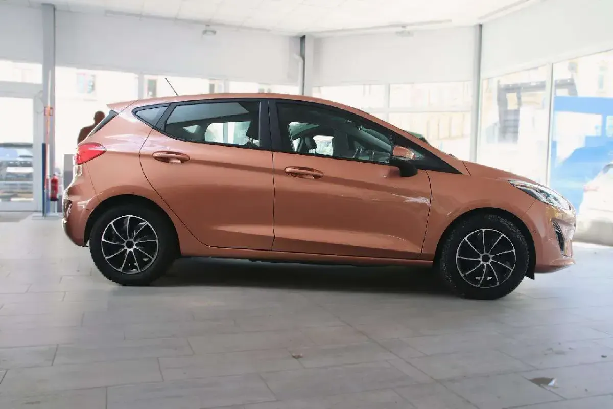 Gebraucht Ford Fiesta Cool & Connect 101 PS (74 kW) 2017 Kalaharibraun metallic Kleinwagen