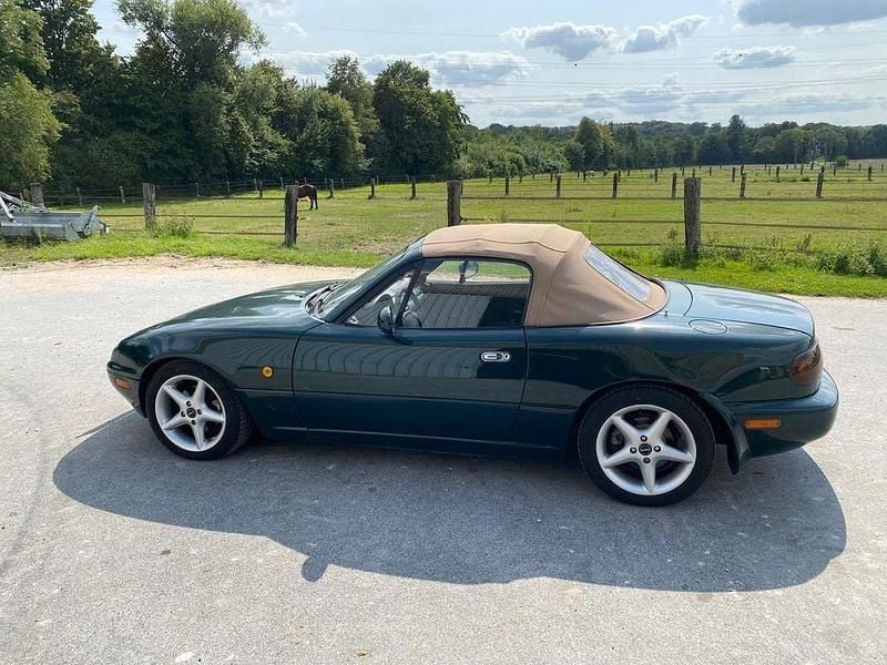 Grün Gebraucht 1995 Mazda MX5 Cabrio | 8.700 € - Bild 1/4