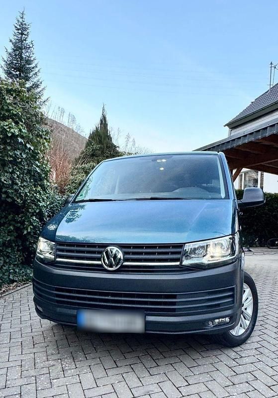 Gebraucht VW Transporter 150 PS (110 kW) 2019 Grün Van