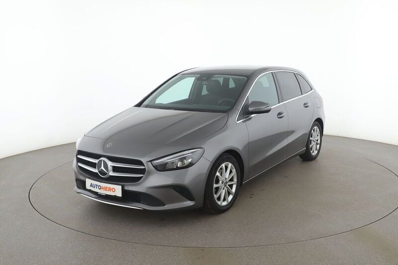 Grau Gebraucht 2020 Mercedes B180 Progressive Van / Kleinbus | 22.100 € (Guter Preis) - Bild 1/4
