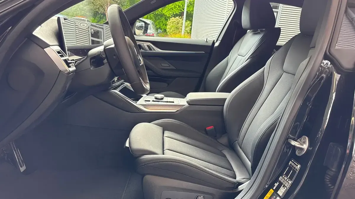 Neu BMW i4 Comfort Edition 250 kW (340 PS) 2026 Saphirschwarz metallic Limousine