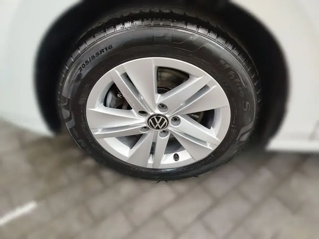 Gebraucht VW Golf VIII Life 150 PS (110 kW) 2022 Weiß Kombi