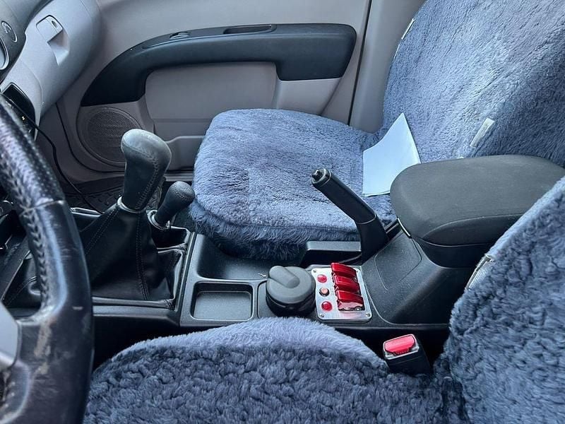 Gebraucht Mitsubishi L200 Invite 136 PS (100 kW) 2013 Grau Abholung