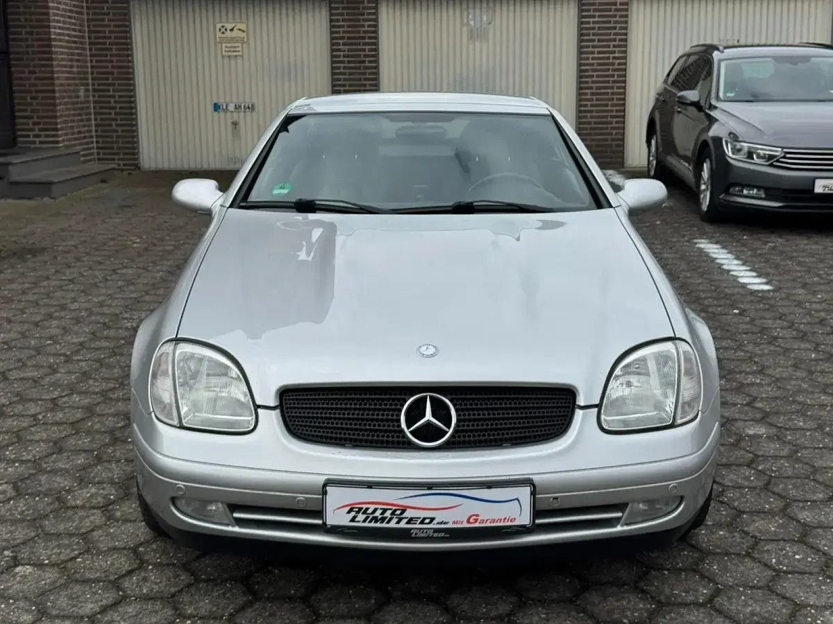 Gebraucht Mercedes SLK230 193 PS (141 kW) 2000 Silber Cabrio