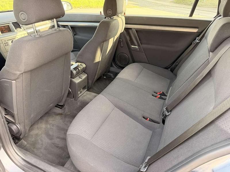 Gebraucht Opel Vectra Edition 150 PS (110 kW) 2006 Lichtsilber m2 Kombi