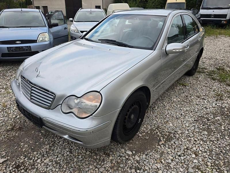 Silber Gebraucht 2002 Mercedes C200 Elegance Limousine | 1.299 € (Guter Preis) - Bild 1/4