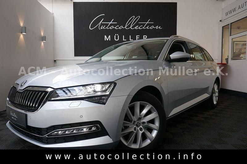 Brilliantsilber metallic (metallic) Gebraucht 2024 Skoda Superb Style Kombi | 34.997 € (Fairer Preis) - Bild 1/4