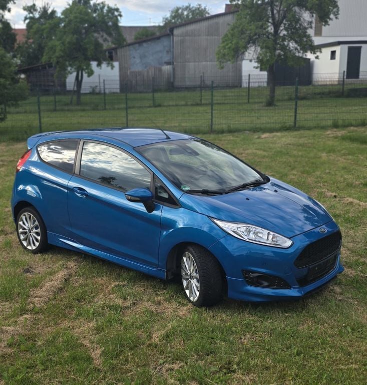 Blau Gebraucht 2013 Ford Fiesta Sport Kleinwagen | 6.350 € - Bild 1/4