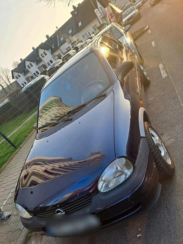 Second-hand Opel Corsa 65 CP (47 kW) 2000 Albastru Hatchback