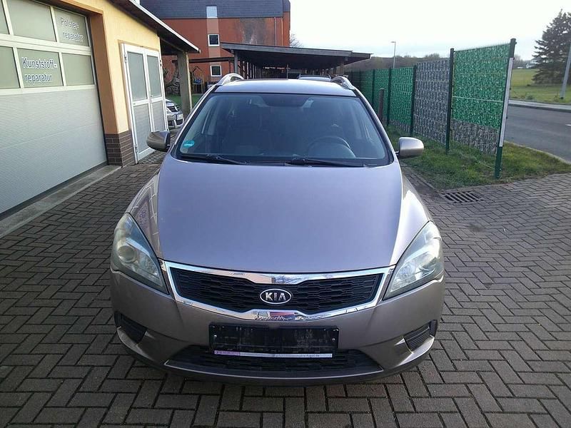 Gebraucht Kia Ceed Sportswagon 105 PS (77 kW) 2012 Braun Kombi
