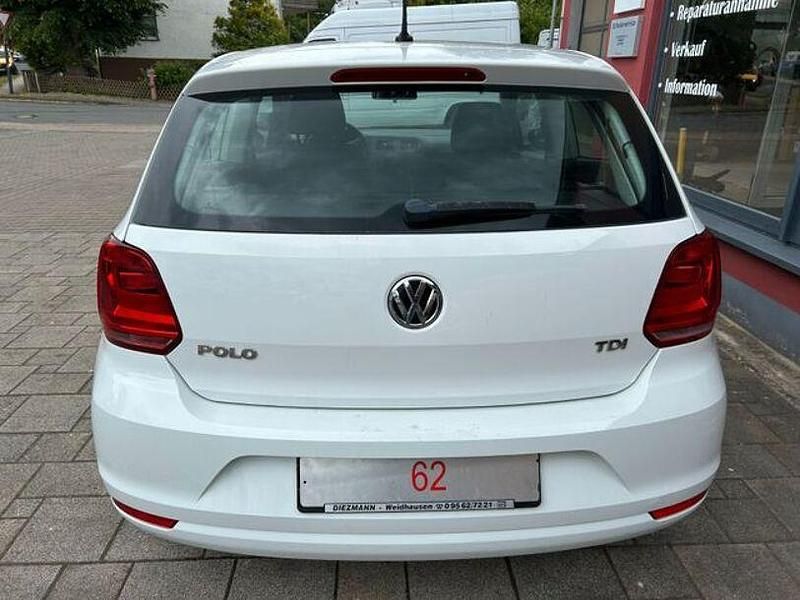 Gebraucht VW Polo Trendline 75 PS (55 kW) 2016 Weiß Kleinwagen