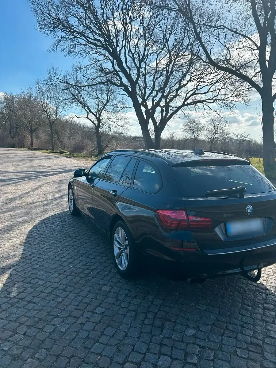 Gebraucht BMW 520 Luxury Line 190 PS (139 kW) 2016 Schwarz Kombi
