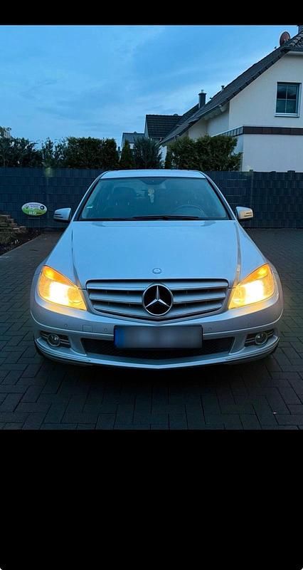 Second-hand Mercedes C200 136 CP (100 kW) 2009 Berlinǎ