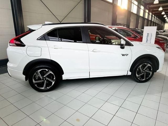 Gebraucht Mitsubishi Eclipse Cross Plus 188 PS (138 kW) 2022 S) (weiss SUV