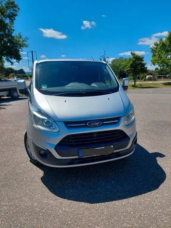 Gebraucht Ford Tourneo Titanium 155 PS (114 kW) 2014 Silber Van / Kleinbus