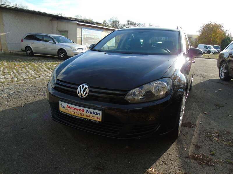 Schwarz Gebraucht 2011 VW Golf VI Comfortline Kombi | 5.490 € (Fairer Preis) - Bild 1/4