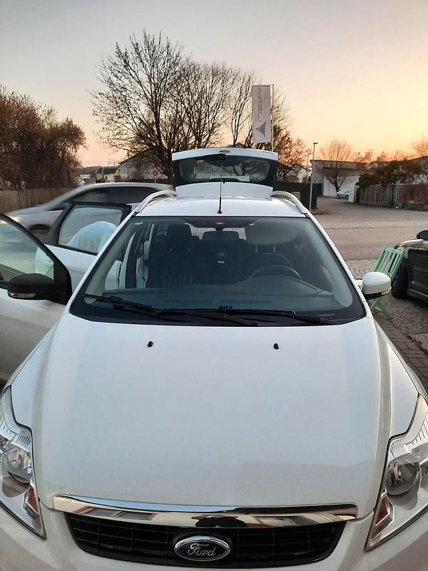 Gebraucht Ford Focus Ambiente 101 PS (74 kW) 2008 Weiß Kombi