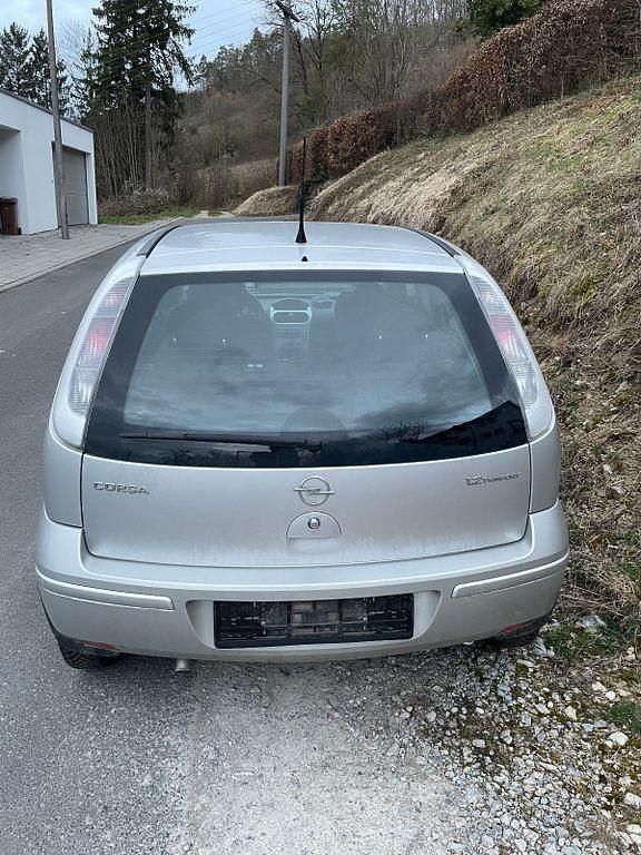 Gebraucht Opel Corsa 80 PS (58 kW) 2006 Silber Kleinwagen