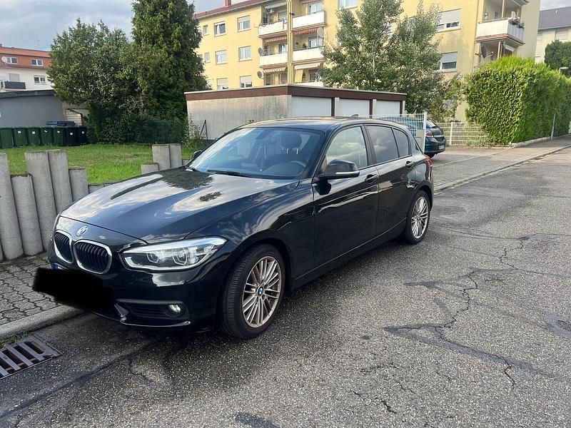 Schwarz Gebraucht 2016 BMW 118 Sport Line Kleinwagen | 9.000 € (Fairer Preis) - Bild 1/4