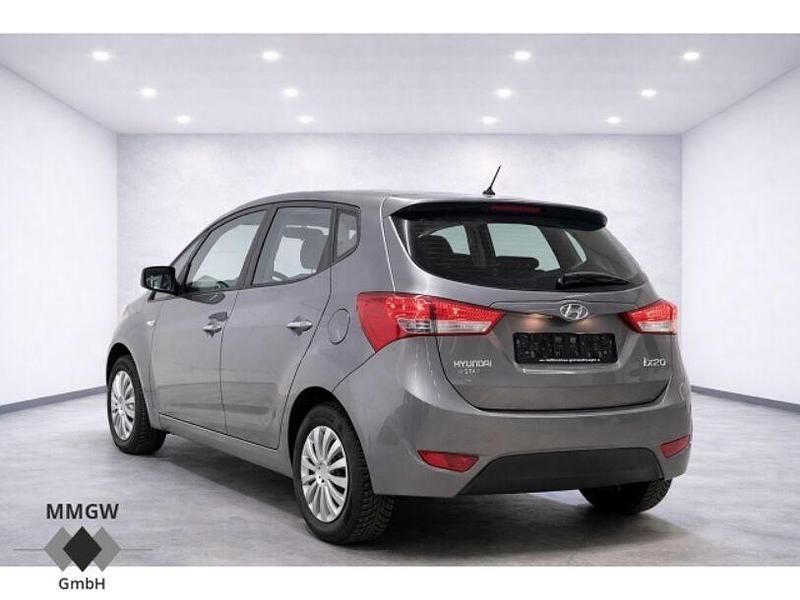 Gebraucht Hyundai ix20 Edition 90 PS (66 kW) 2013 Grau Kleinwagen